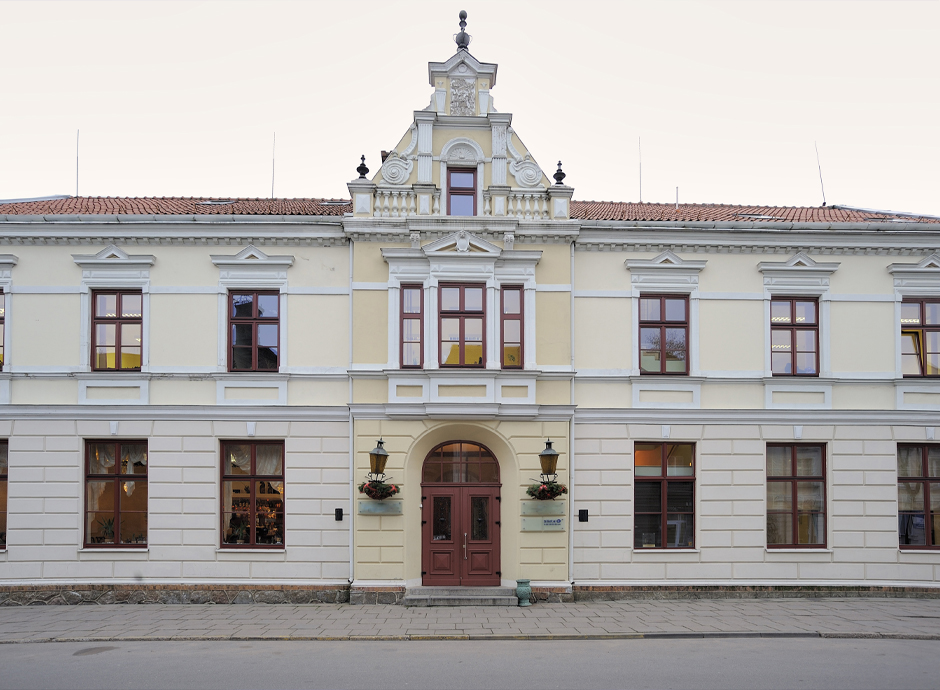 Klaipėdos miesto savivaldybės koncertinė įstaiga Klaipėdos koncertų salė skelbia viešą nekilnojamojo turto (negyvenamųjų patalpų) nuomos konkursą