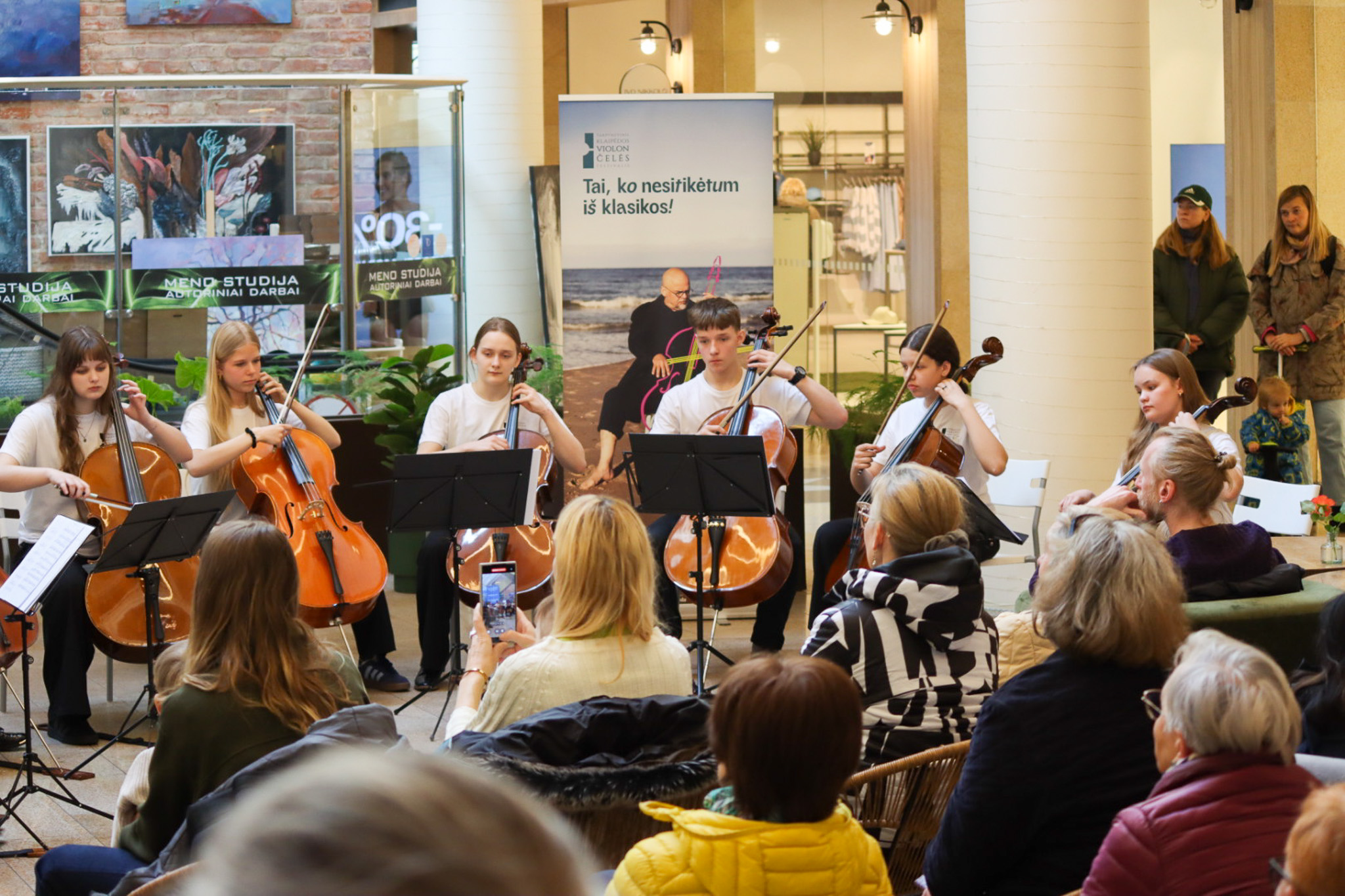 Klaipėda skambėjo violončelėmis: festivalio deimantai