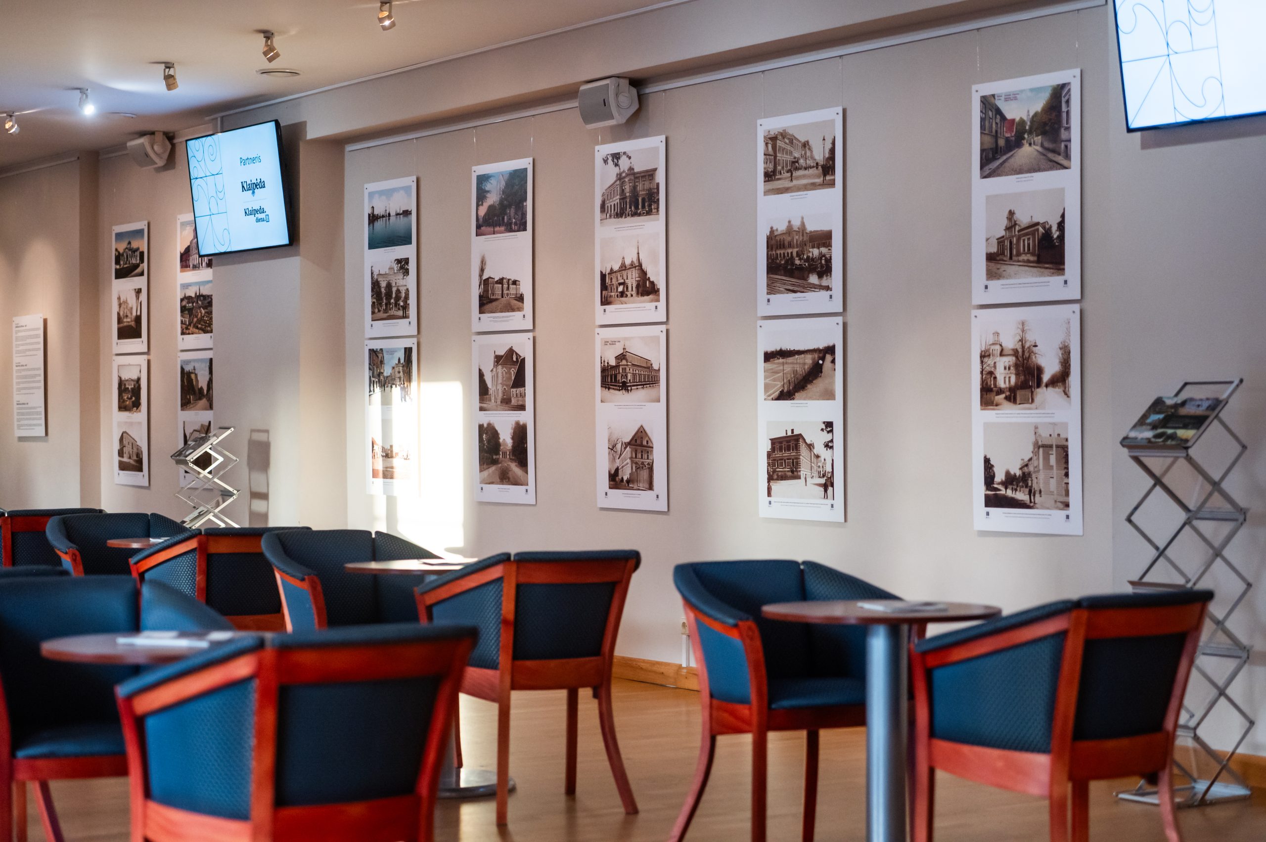Klaipėdos koncertų salėje nemokamai galima aplankyti unikalią fotografijų parodą „Gražiajai Liepojai – 400“